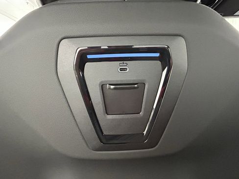 Used 2025 BMW i5 M60 w/ Premium Package image 34