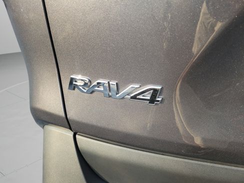 Used 2025 Toyota RAV4 XLE w/ Convenience Package FWD image 24