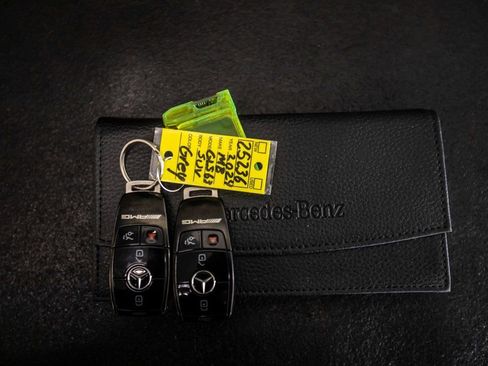 Used 2024 Mercedes-Benz GLS 63 AMG 4MATIC image 40