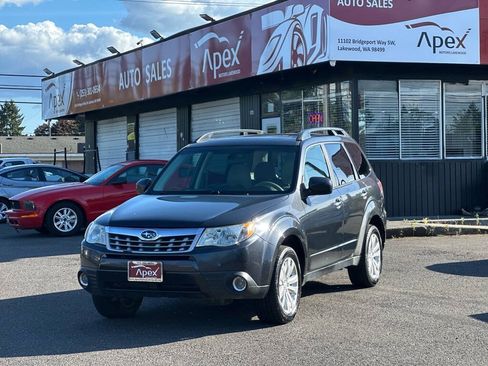 Used 2013 Subaru Forester 2.5X Premium AWD/4WD image 2