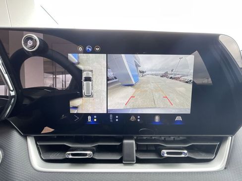 Used 2025 Chevrolet Equinox LT w/ Safety and Technology Package FWD image 15