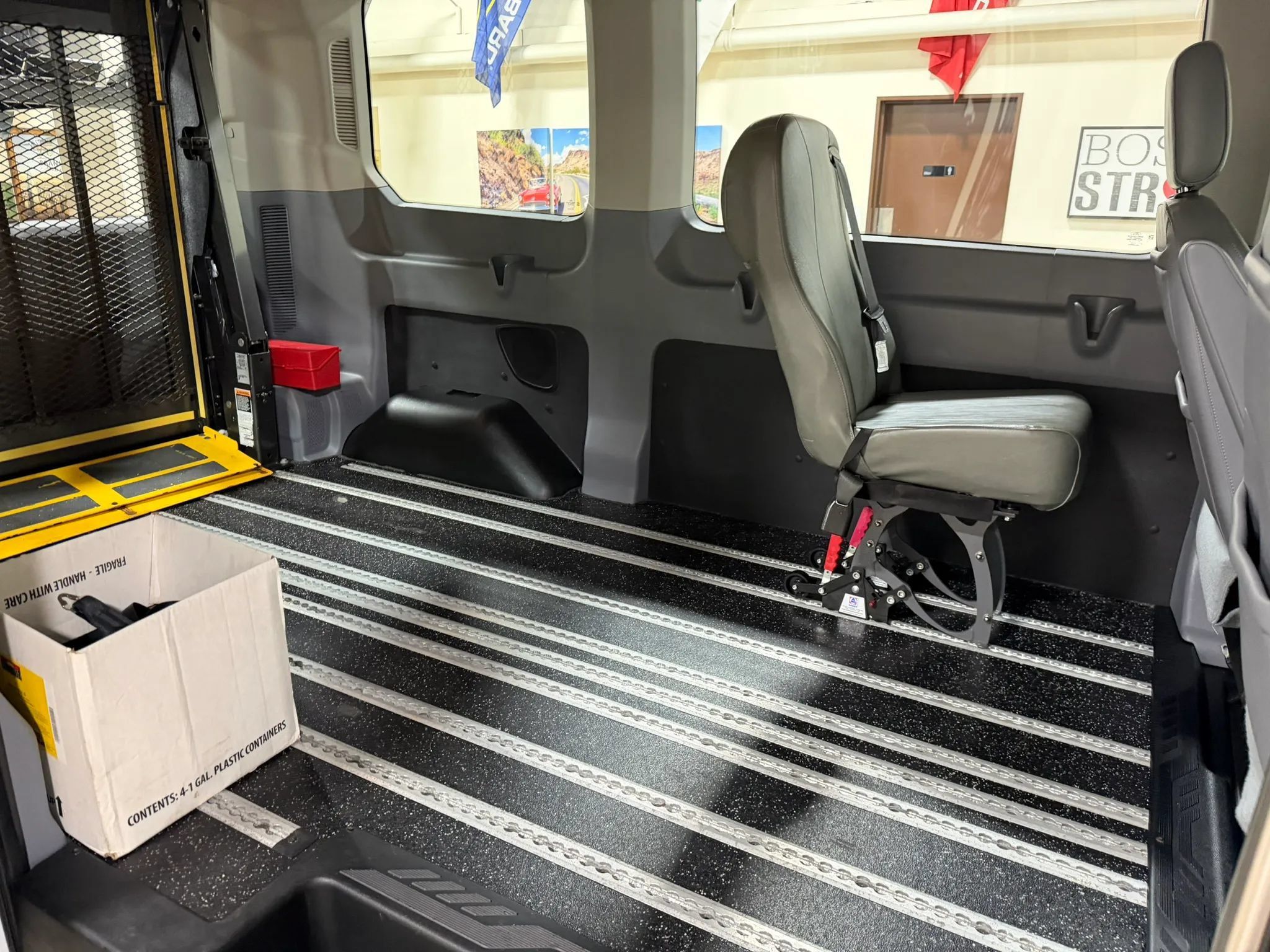 Used 2018 Ford Transit 150 XL RWD image 34