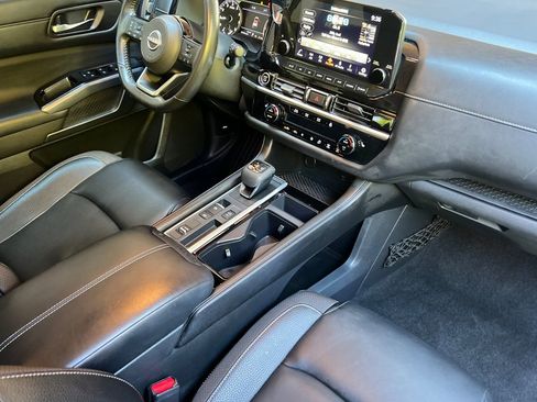 Used 2022 Nissan Pathfinder SL w/ Cargo Package image 22