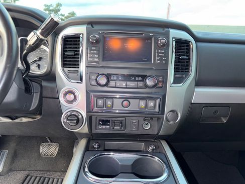 Used 2018 Nissan Titan PRO-4X w/ Pro-4x Convenience Package image 20