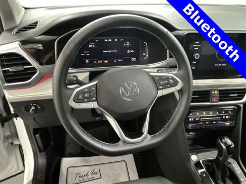 Certified 2025 Volkswagen Taos SEL image 20