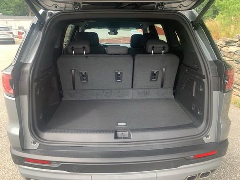 New 2026 GMC Acadia Elevation image 8