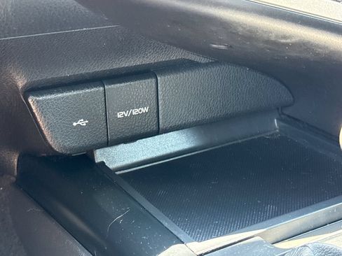 Used 2020 Toyota Camry SE w/ Convenience Package FWD image 24