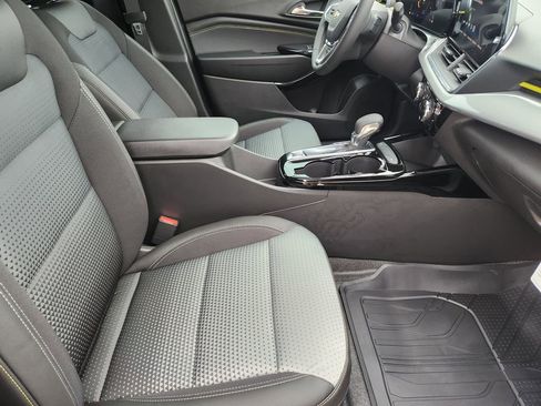 New 2026 Chevrolet Trax LT w/ Driver Confidence Package image 9