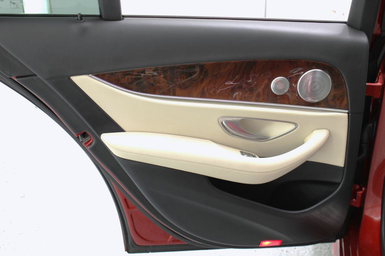Used 2017 Mercedes-Benz E 300 image 41
