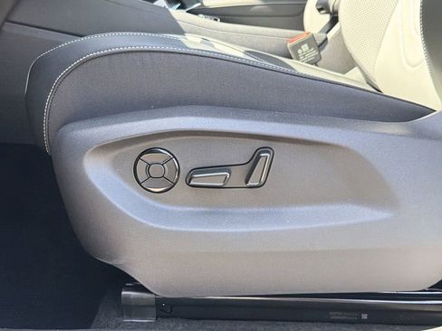 New 2026 Volkswagen Tiguan SE R-Line FWD image 24