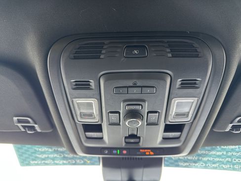 Used 2024 GMC Yukon XL Denali w/ Denali Reserve Package AWD/4WD image 32