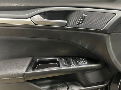 Used 2015 Ford Fusion SE image 8