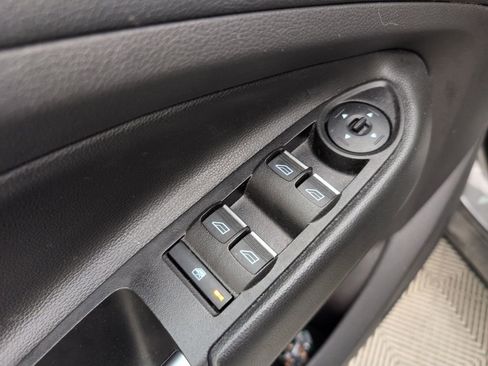 Used 2017 Ford Escape Titanium image 32