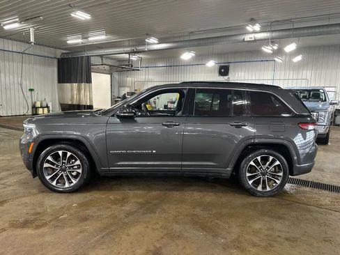 Used 2024 Jeep Grand Cherokee Overland image 37
