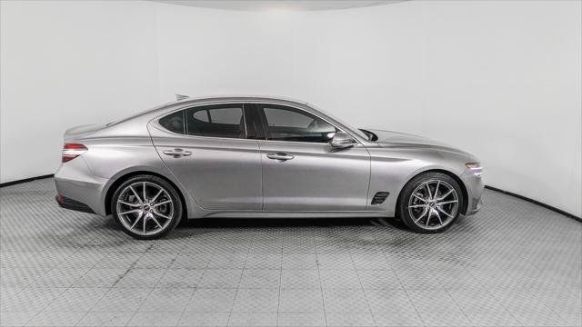 Used 2023 Genesis G70 2.0T RWD image 9
