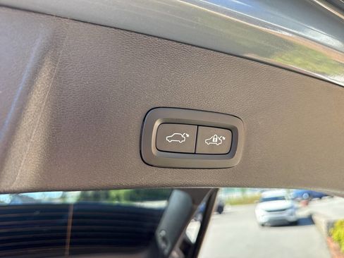 Used 2023 Volvo XC40 Recharge Ultimate w/ Protection Package Premier AWD/4WD image 38