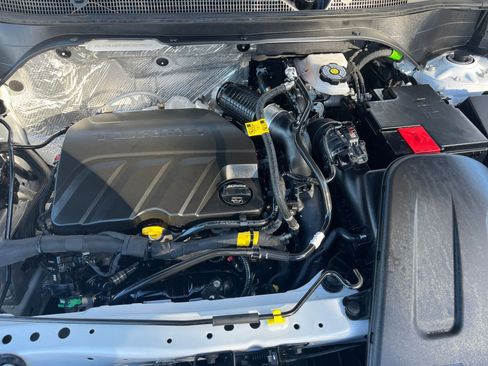 Used 2025 Chevrolet Trax LT w/ LT Convenience Package image 33