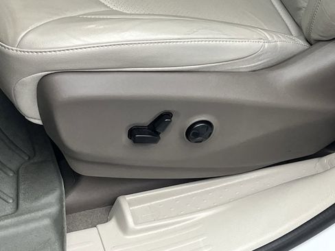 Used 2021 Chrysler Pacifica Touring-L w/ Premium & Safety Sphere Group image 10