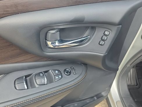 Certified 2023 Nissan Murano Platinum w/ Cargo Package AWD/4WD image 16