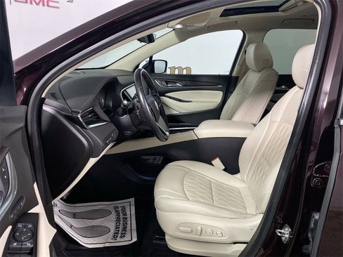 Used 2022 Buick Enclave Avenir w/ Avenir Technology Package image 11
