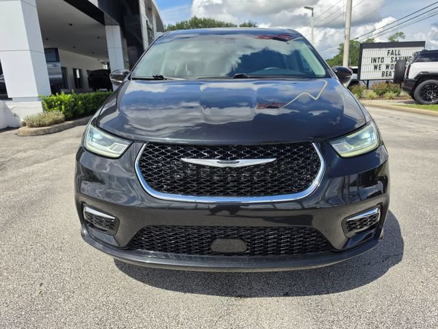 Used 2023 Chrysler Pacifica Touring-L FWD image 9