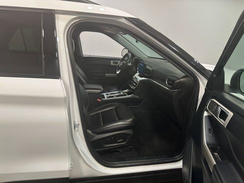 Used 2022 Ford Explorer XLT image 85