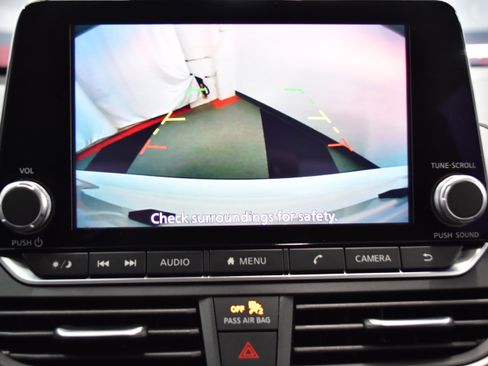 Used 2025 Nissan Altima 2.5 SV image 24