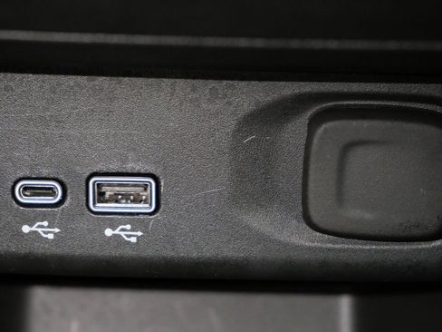 Used 2025 Buick Envista Sport Touring image 22