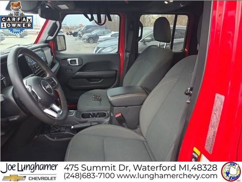 Used 2024 Jeep Wrangler Sahara 4xe image 7