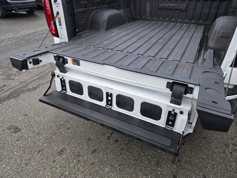 Used 2022 GMC Sierra 1500 AT4 w/ AT4 Premium Package image 9