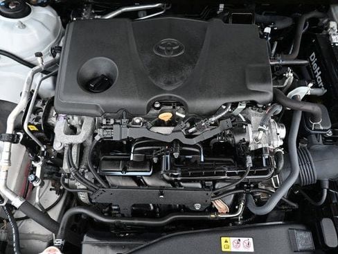 Used 2022 Toyota Camry SE w/ Cold Weather Package image 17