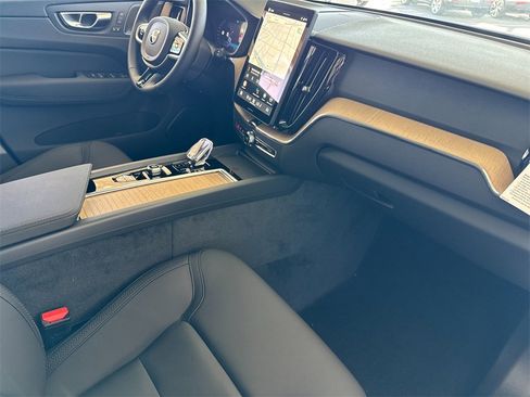 New 2026 Volvo XC60 B5 Plus image 15