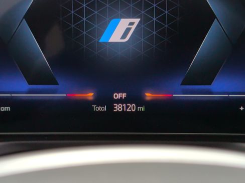 Certified 2023 BMW i4 eDrive40 w/ M Sport Package RWD image 15
