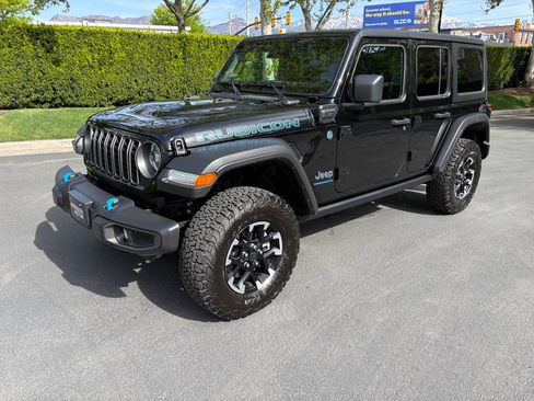 Used 2025 Jeep Wrangler Unlimited Rubicon 4xe w/ Safety Group AWD/4WD image 3