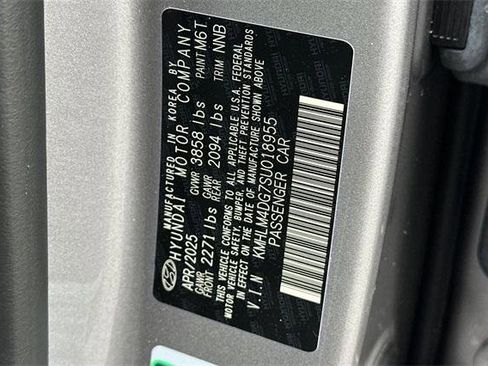 Certified 2025 Hyundai Elantra Sport image 28