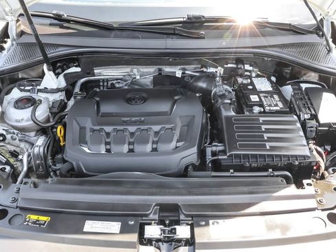 Used 2019 Volkswagen Tiguan SE FWD image 40