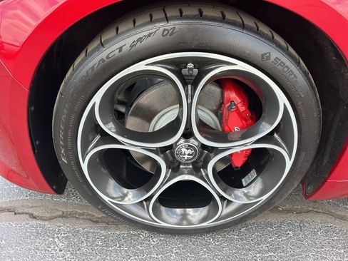 Used 2023 Alfa Romeo Giulia Veloce image 24