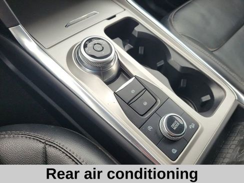 Used 2023 Ford Explorer Limited w/ Equipment Group 301A image 7