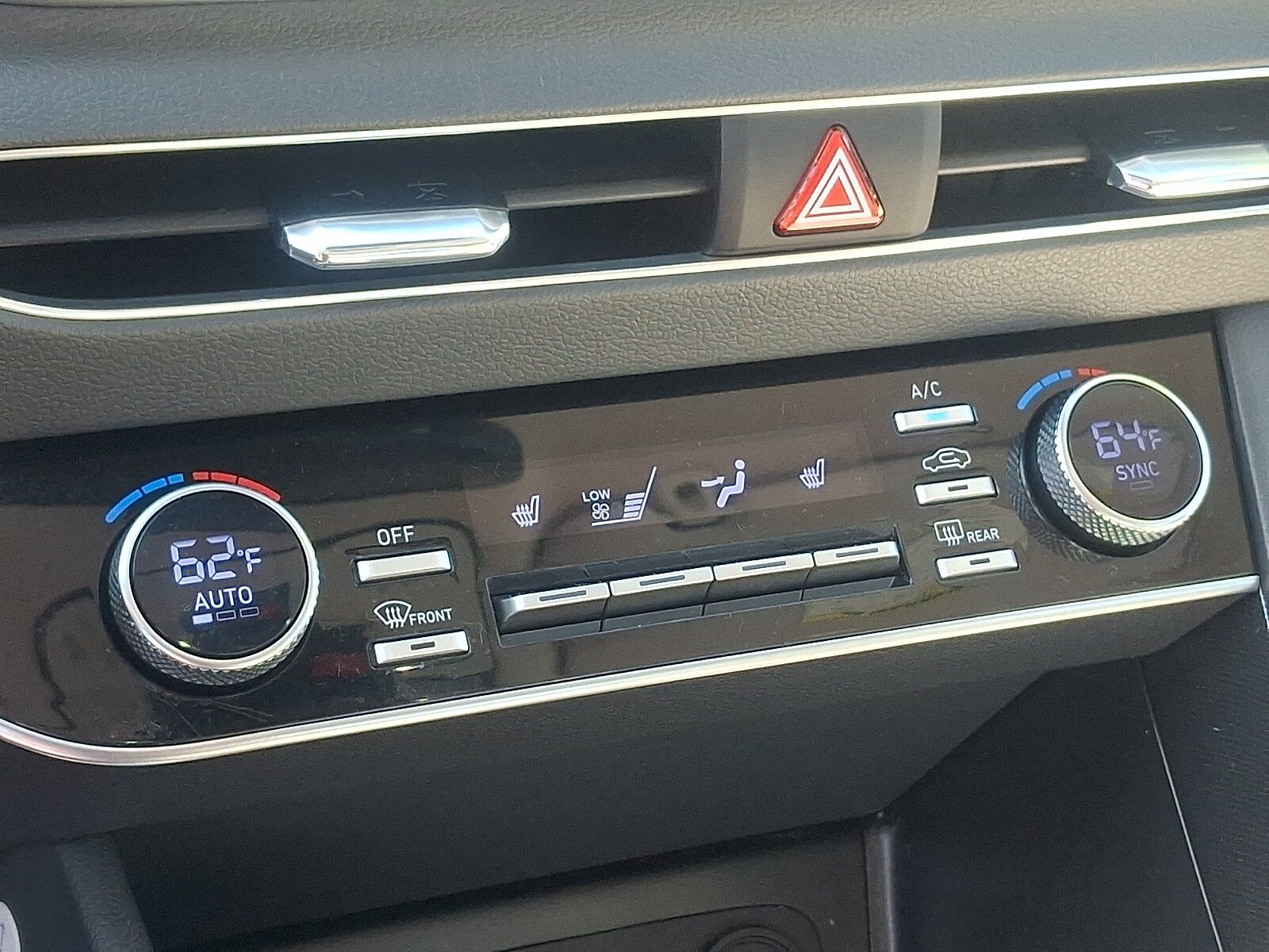 Certified 2022 Hyundai Sonata SEL w/ Convenience Package FWD image 17