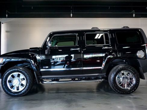 Used 2009 HUMMER H3 Alpha image 39