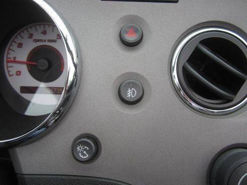 Used 2006 Pontiac Solstice Convertible w/ Premium Package RWD image 21