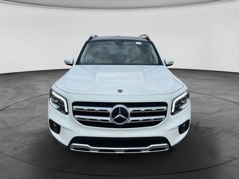 Used 2023 Mercedes-Benz GLB 250 4MATIC w/ Premium Package image 4