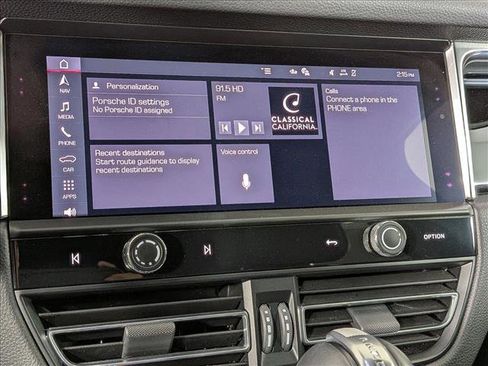 Certified 2025 Porsche Macan AWD/4WD image 16