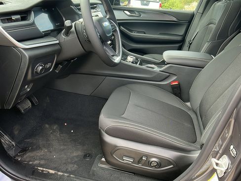 New 2025 Jeep Grand Cherokee 4WD image 16