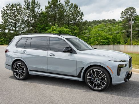 Used 2023 BMW X7 M60i w/ Executive Package AWD/4WD image 22