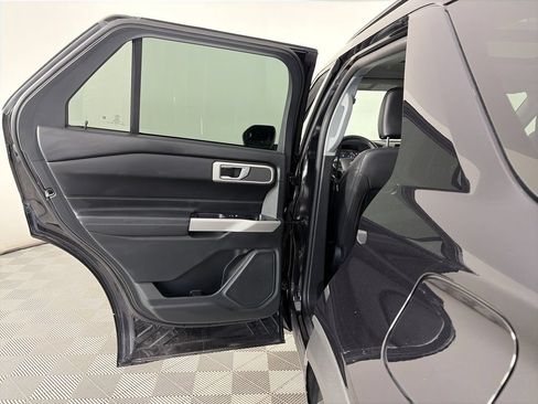 Used 2023 Ford Explorer XLT w/ Equipment Group 202A AWD/4WD image 12