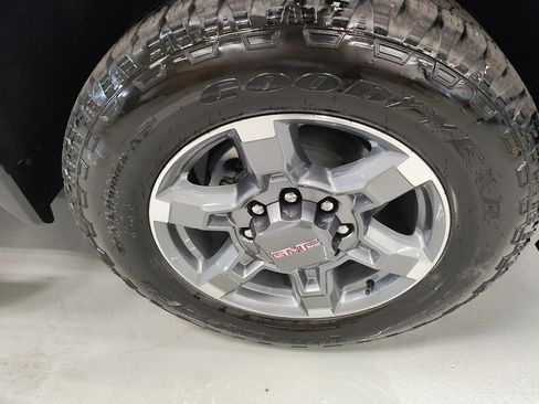 New 2025 GMC Sierra 2500 SLE w/ SLE Convenience Package image 4