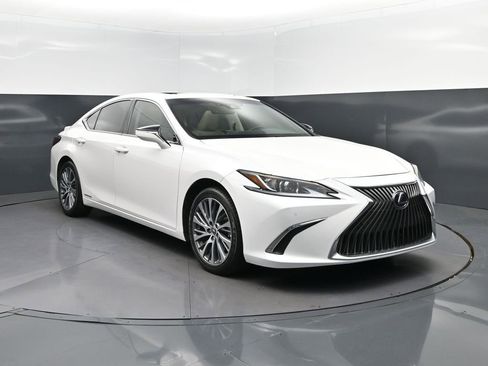 Used 2021 Lexus ES 300h w/ Premium Package FWD image 9