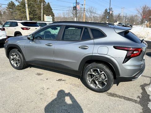 New 2026 Chevrolet Trax LT w/ LT Convenience Package image 3