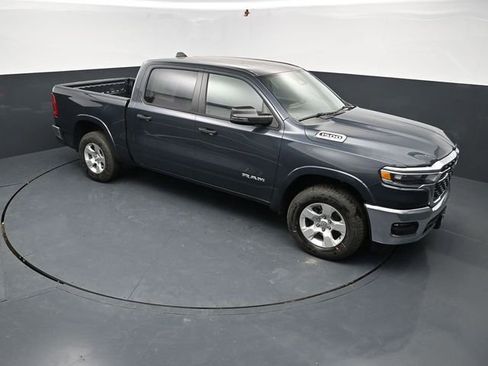 New 2026 RAM 1500 4x4 Crew Cab image 38